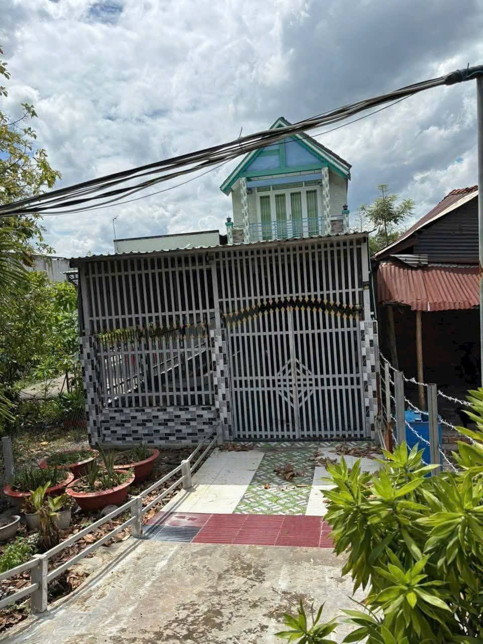 Bán căn nhà lầu đất vườn đường đan lớn ô tô tại Bến Lức, Long An cũ, giá 1.5 tỷ