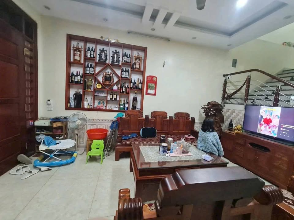 Bán nhà 3 tầng tại khu 2, Đại Phúc, Bắc Ninh, ngõ ô tô đỗ cửa, thông các ngả