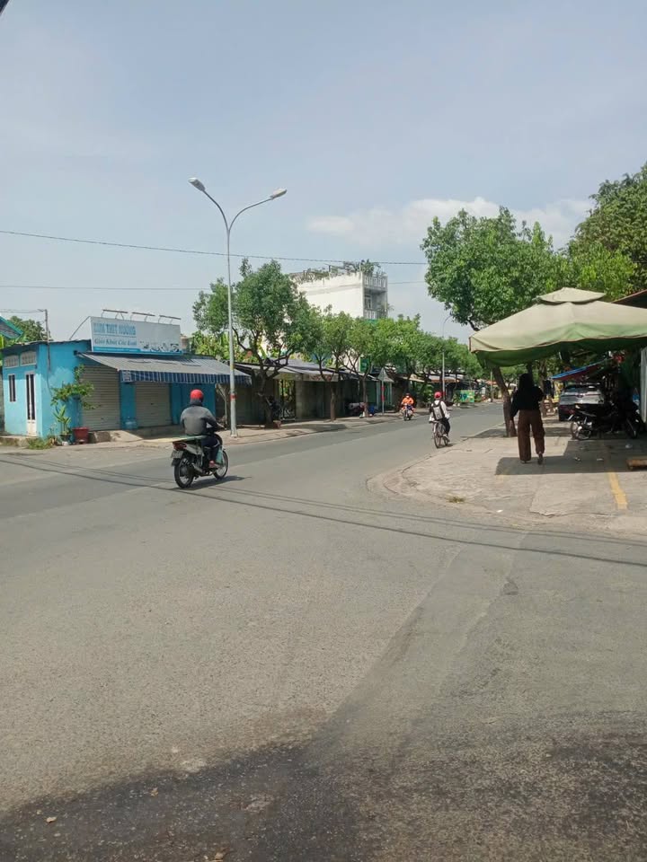 Bán lô đất góc 2 mặt tiền ngay trung tâm Hóc Môn, thành phố Hồ Chí Minh, giá 8 tỷ