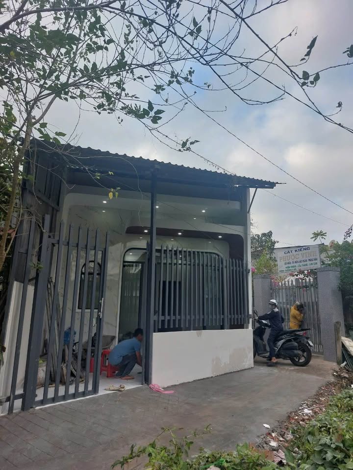 Nhà hẻm ô tô Vĩnh Long, Lộc Phát, gần Quốc Lộ 1A, giá mềm