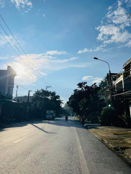 Bán đất mặt đường 20/8, ngay trục đường lớn đi Thanh Thuỷ, khu đông dân cư, thuận lợi kinh doanh, giá 2.2 tỷ