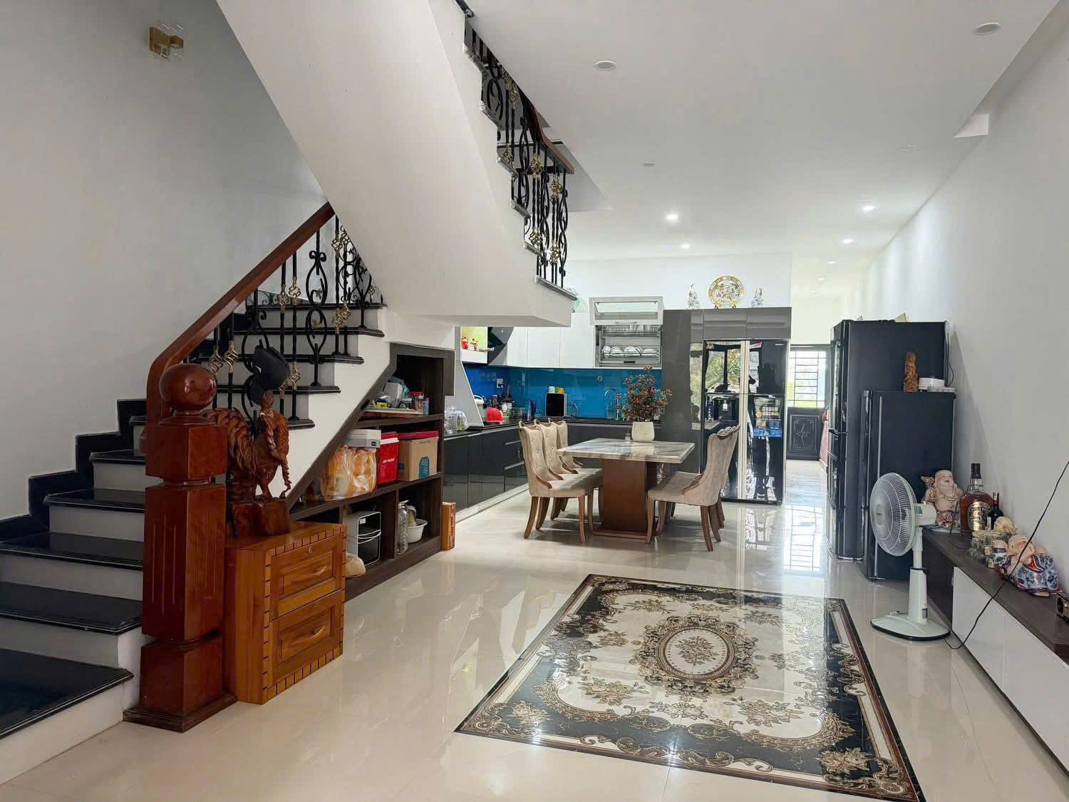 Cho thuê nhà 4 tầng mặt tiền Trương Quang Được, Hòa Xuân, Cẩm Lệ, giá 35 triệu/tháng