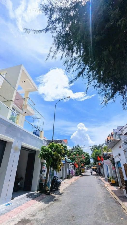 Bán nhà cấp 4 mặt tiền đường Lê Quang Định, Vũng Tàu, 92m2, giá 6.5 tỷ