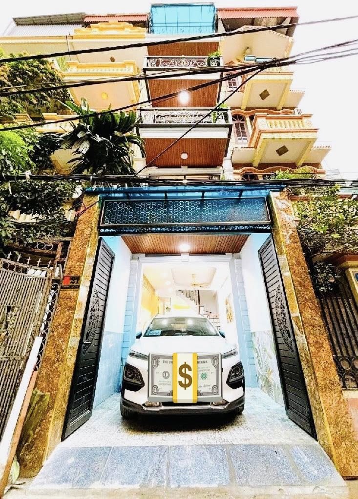 Nhà 5 tầng full nội thất, ô tô vào nhà, ngay trung tâm Thanh Xuân