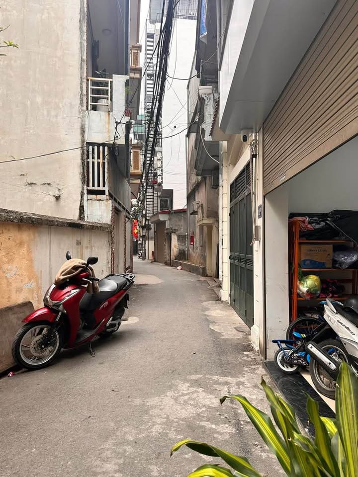 Bán nhà Tây Hồ, lô góc, ô tô vào nhà, gần hồ Tây, 35,2m2 x 5 tầng, giá 11,5 tỷ