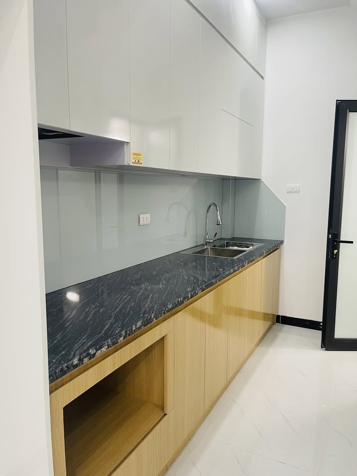 Bán nhà Yên Nghĩa, Hà Đông, 33.5 m², mặt tiền rộng, khu dân cư đông, gần ủy ban, trường học