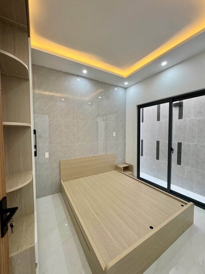 Bán nhà 3 tầng hẻm Nguyễn Thái Học, Quy Nhơn, giá 3.65 tỷ