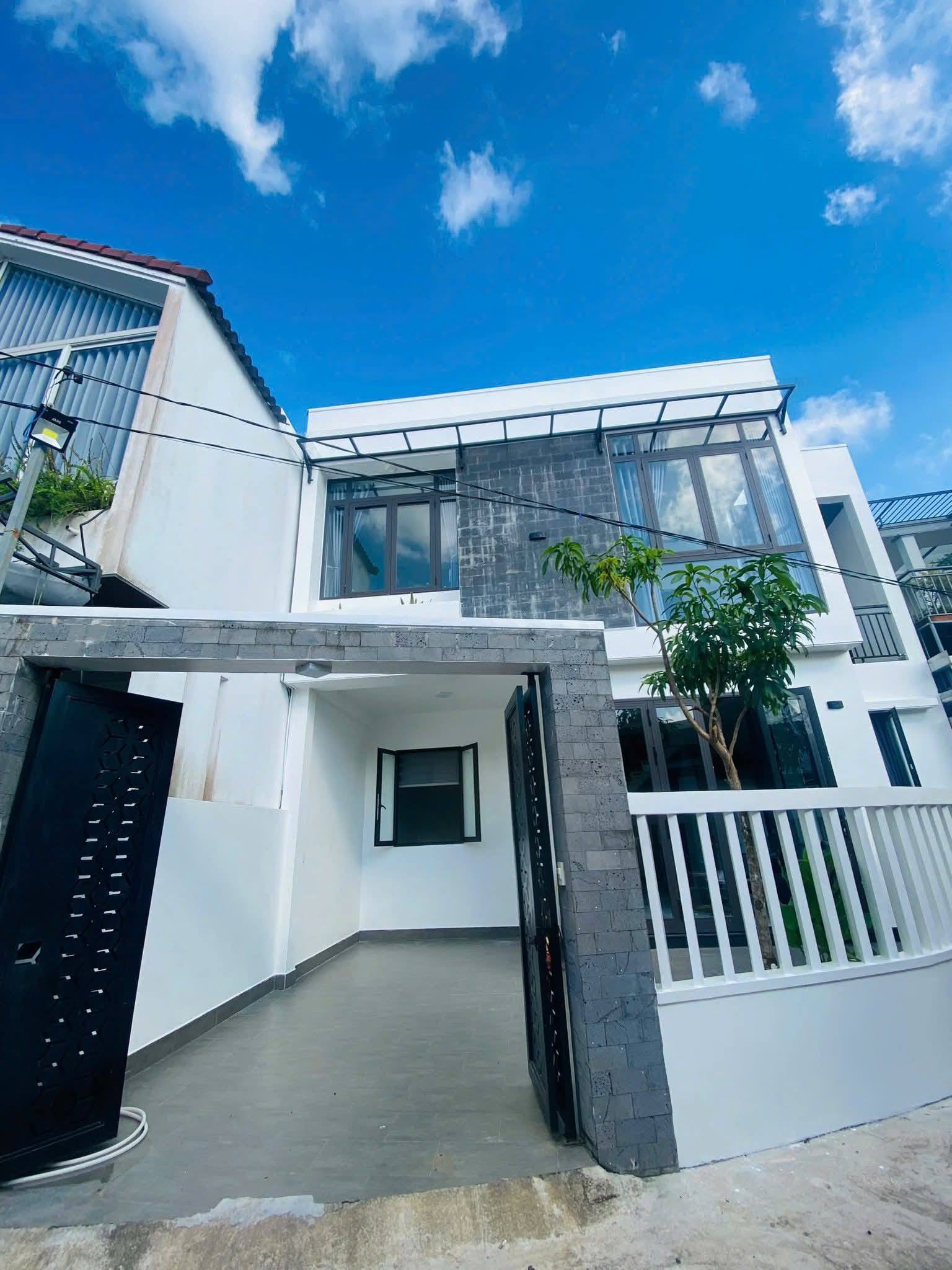 Bán nhà 2 tầng kiệt ô tô Thanh Hải, Huế, giá 2.85 tỷ