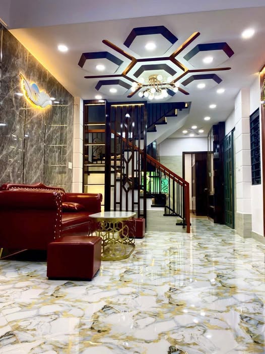 Bán nhà Gò Vấp, ngay Công viên Làng Hoa, hẻm xe tải, 42m2, giá hơn 5 tỷ