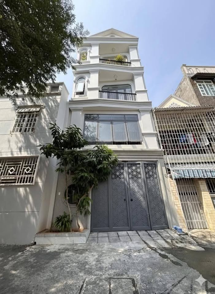 Bán nhà 1 trệt 1 lửng 2 lầu, có thang máy, 63m² (5.5m x 11.5m), 3 phòng ngủ, 4wc, hướng Đông Nam tại Phường 8, Vũng Tàu