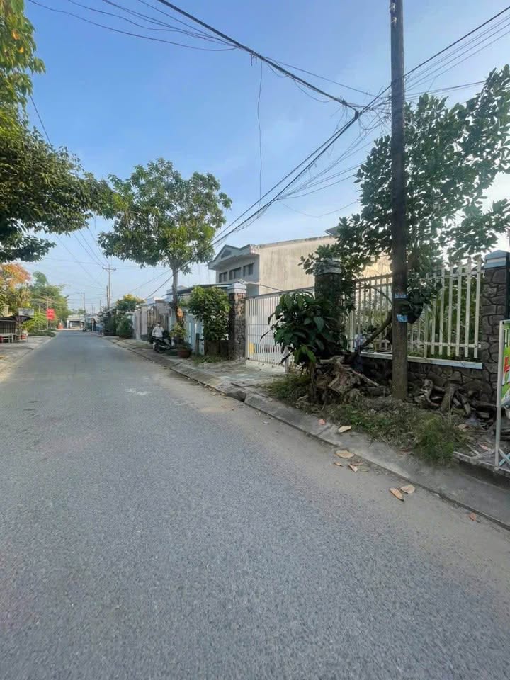 Cần bán 95m2 đất thuộc Phường 7, thành phố Trà Vinh cũ, giá 700 triệu