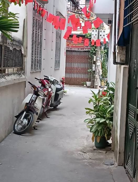 Bán nhà Xuân Đỉnh, ngõ nông, vài bước chân ra ô tô, 35m2, giá hơn 8 tỷ