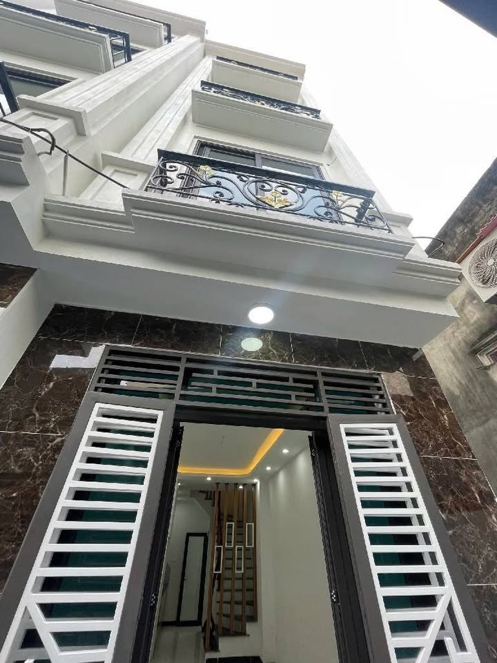 Bán nhà 4 tầng tại phố Xốm, Phú Lương, 43m2, ngõ nông, giá nhỉnh 6 tỷ