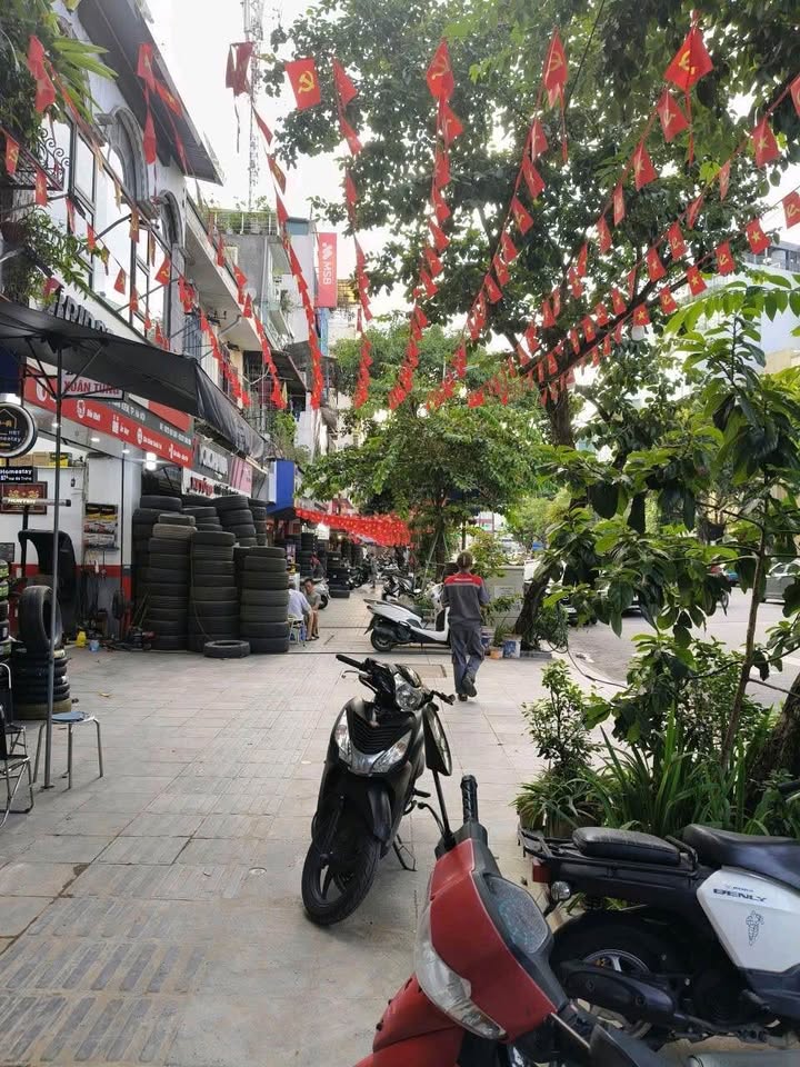 Bán nhà trung tâm quận Hoàn Kiếm, 115m2, 5 tầng, tần suất kinh doanh sầm uất, giá 120 tỷ