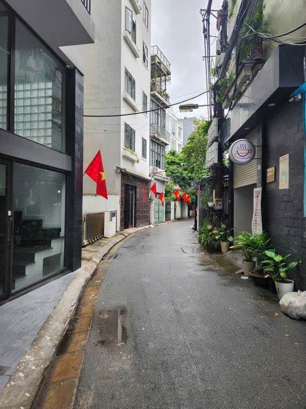 Bán nhà ngõ Xuân Diệu - Đặng Thai Mai, ngõ thông, ô tô qua nhà, có thể kinh doanh đa dạng, giá 19.5 tỷ