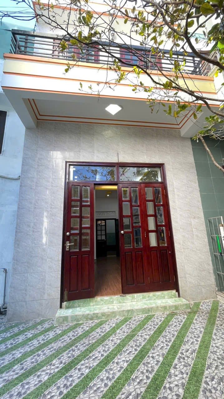 Nhà 2 tầng nhỉnh 3,9 tỷ, sát Lotte Mart Nha Trang, full nội thất xịn sò
