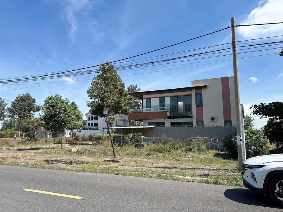 Bán lô đất khu Barimex, mặt tiền đường Xuân Diệu, phường Long Tâm, Bà Rịa, giá 2.6 tỷ