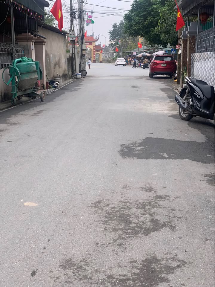 Đất tái định cư Nguyên Khê, vuông vức, 2 mặt tiền, kinh doanh tẹt ga