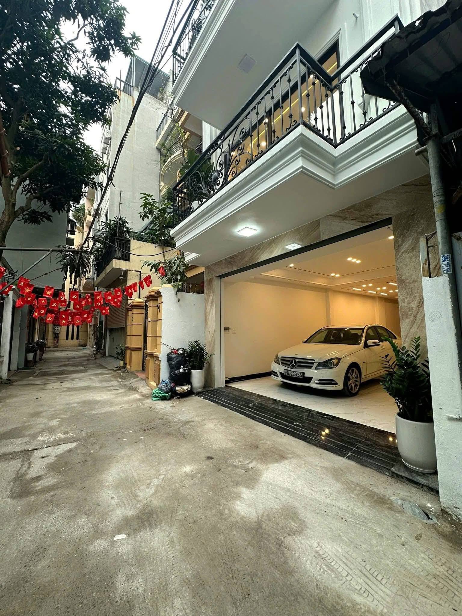 Bán nhà rung tâm phố cổ Ngọc Lâm, Long Biên, 80m2 x 6 tầng thang máy, giá 23.x tỷ