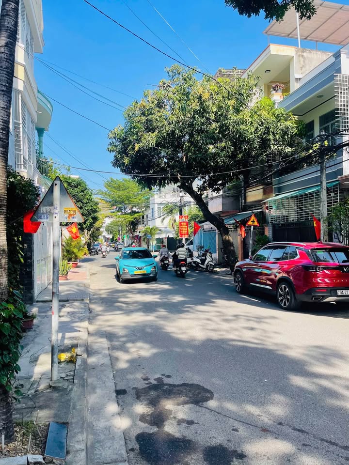 Bán nhà mặt tiền đường Âu Cơ, Phước Tân, Nha Trang, giá 7.99 tỷ
