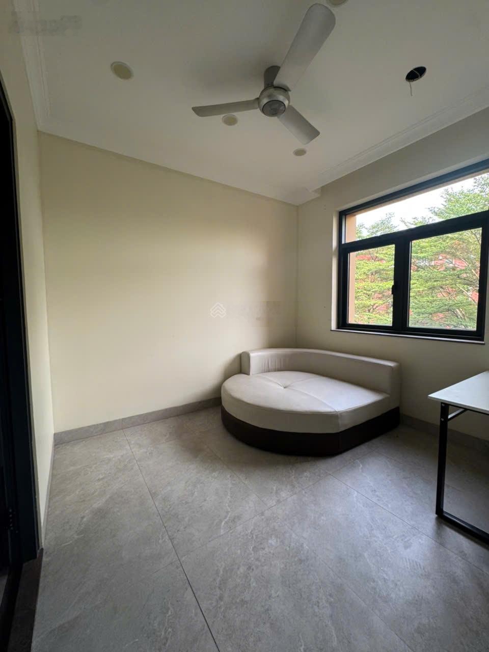 Cho thuê nhà 5 tầng - 100 triệu/tháng. Nhà 1 hầm 4 lầu, Nguyễn Thị Thập - KDC Him Lam Tân Hưng Q7