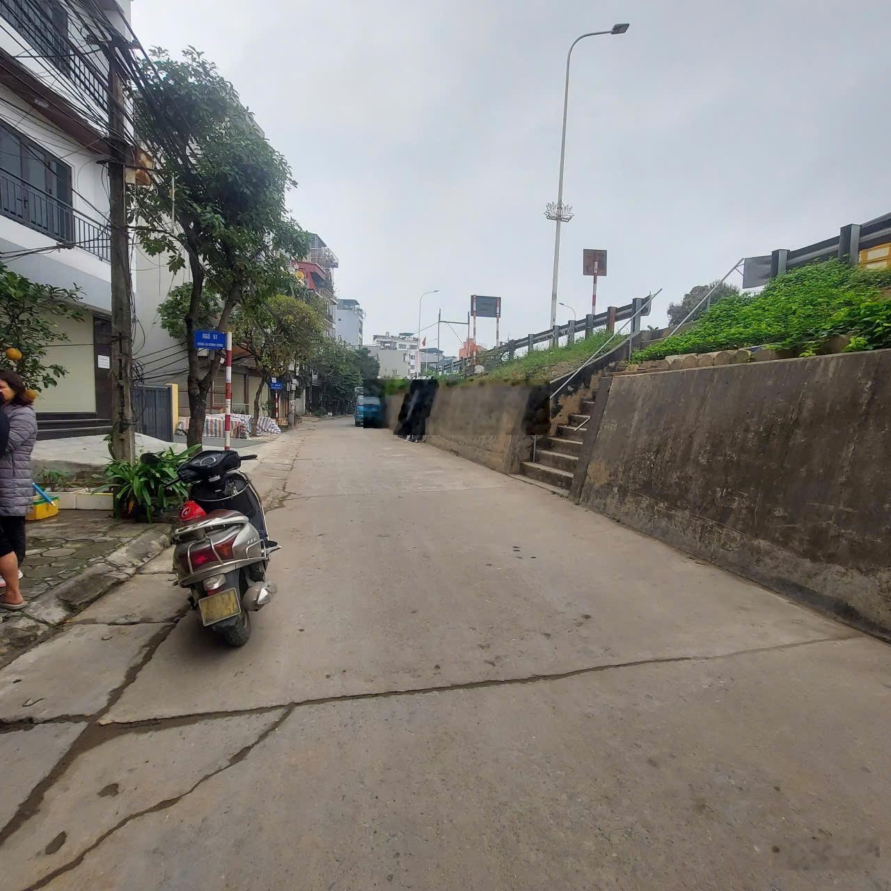 Cho thuê nhà chính chủ, DT 61m2, mặt đường An Dương Vương, vỉa hè rộng, kết hợp ở kinh doanh