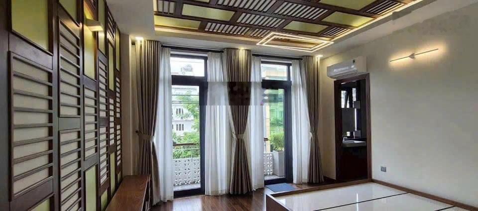 Cho thuê nhà đẹp PMH Q7 4 tầng 4 phòng ngủ full NT, trệt trống suốt kinh doanh giá 55tr