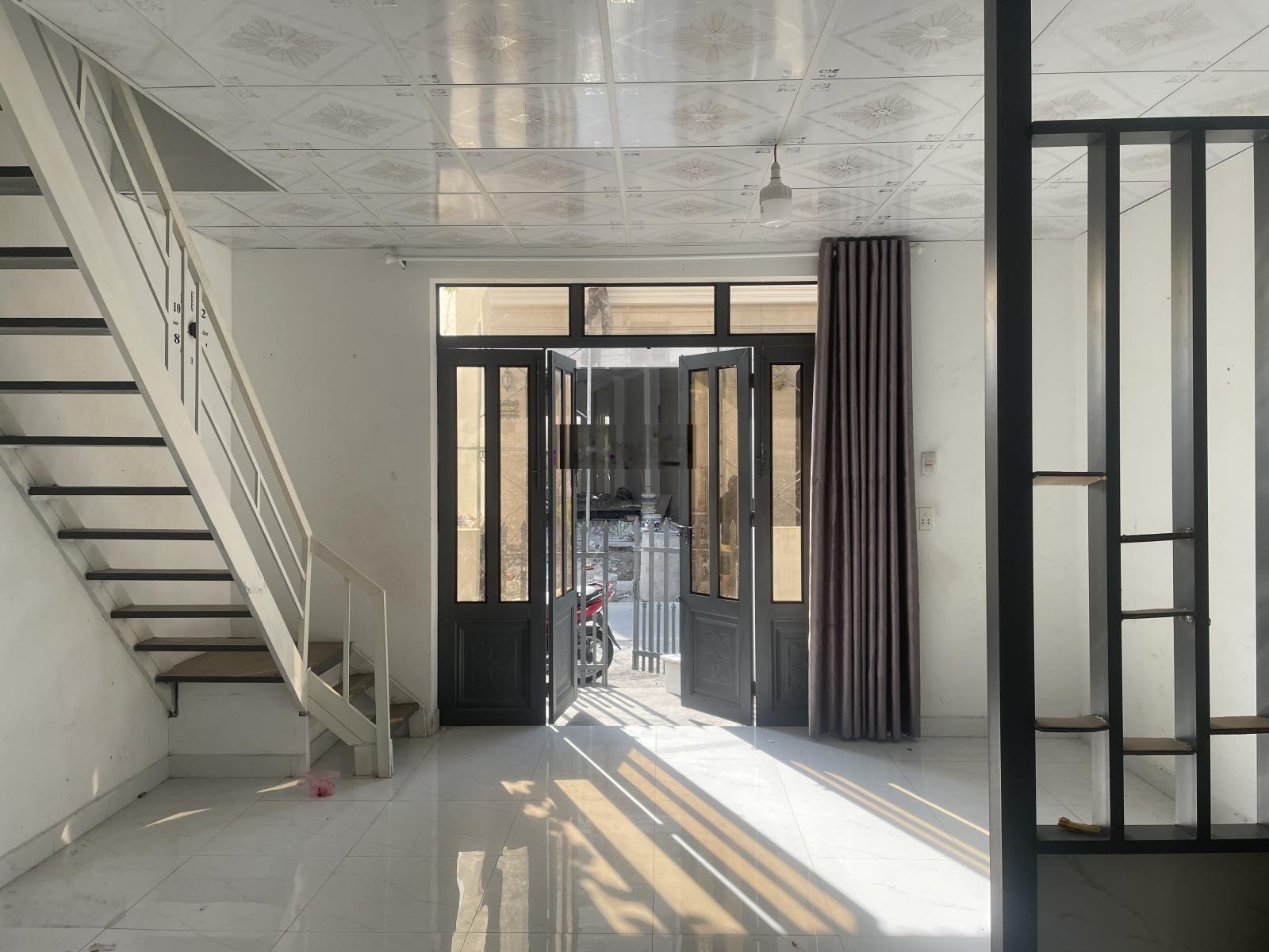 Cho thuê góc 3 mặt tiền đường Huỳnh Tấn Phát, Phường Phú Mỹ, TP HCM