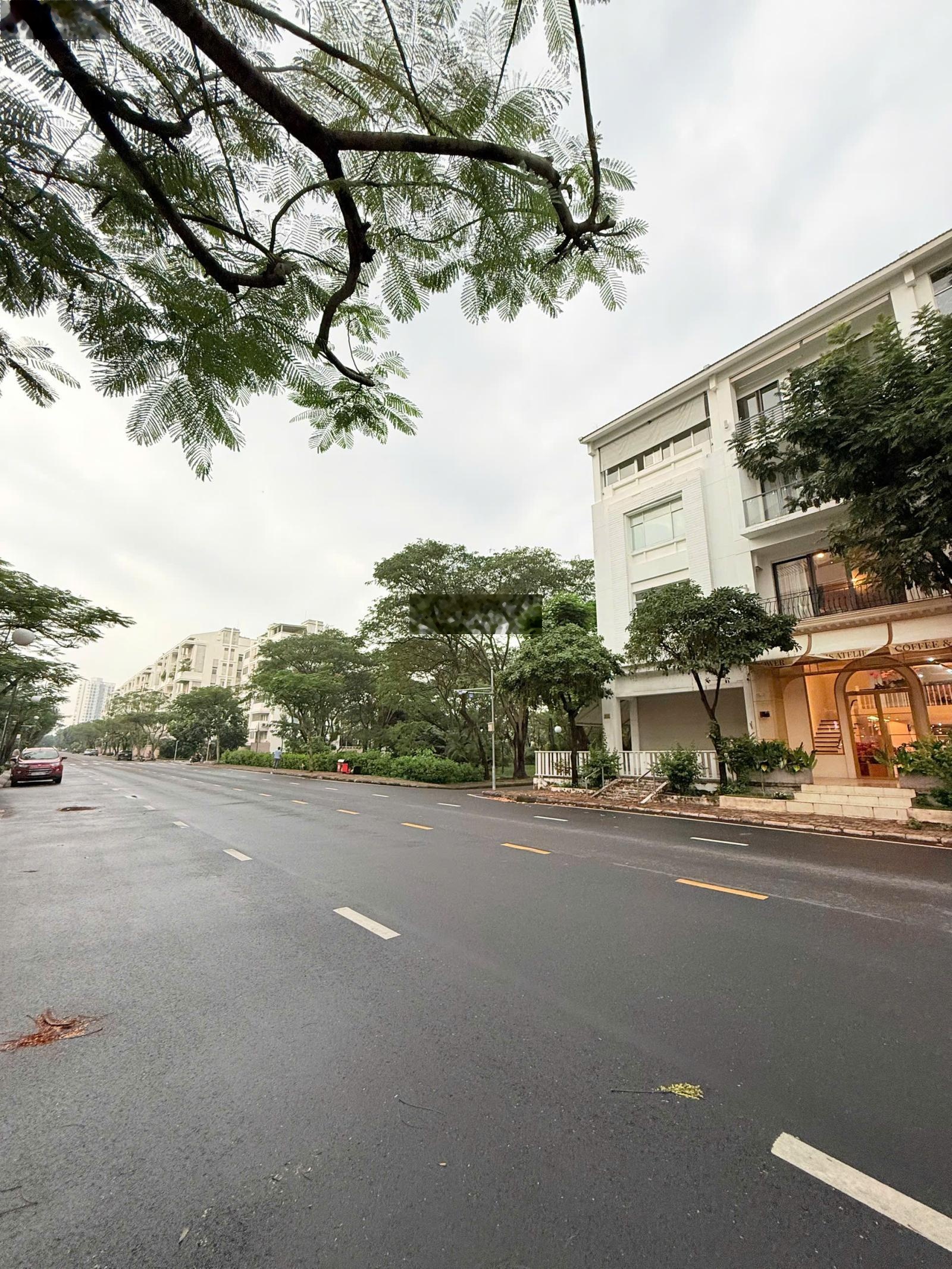 Cho thuê cặp góc 3 mặt tiền đường Lý Long Tường, Mỹ Kim 3, Phú Mỹ Hưng - vị trí kinh doanh đắc địa