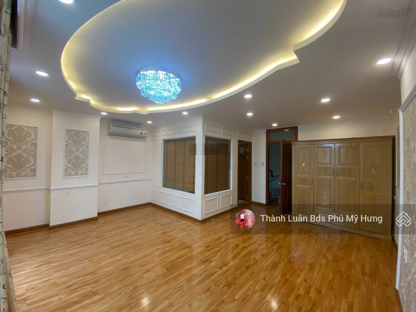 Cho thuê nhà phố Phú Mỹ Hưng Q7. DTSD 380m2. Nhà mới sơn sửa - sạch đẹp - thiết kế 5 phòng. Em Luân