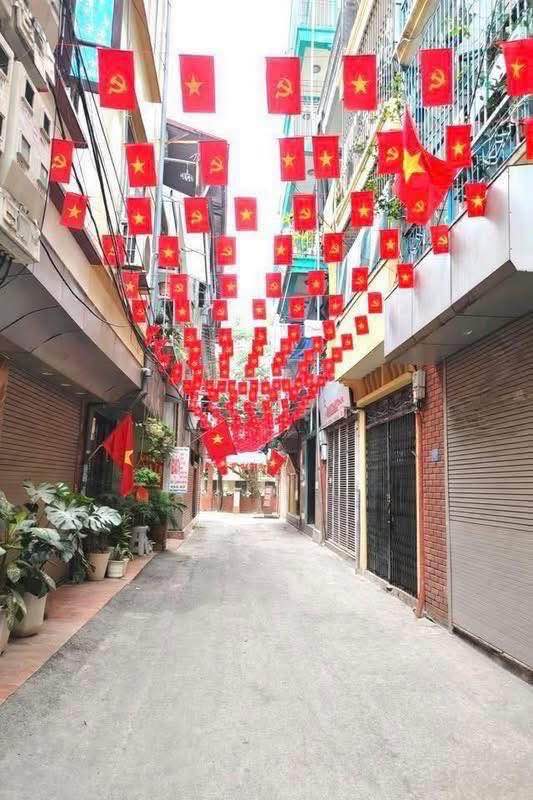 Bán nhà Mậu Lương, Hà Đông, diện tích 56m2 x 3 tầng, ô tô đỗ cửa, bám mặt ngõ, có thể kinh doanh