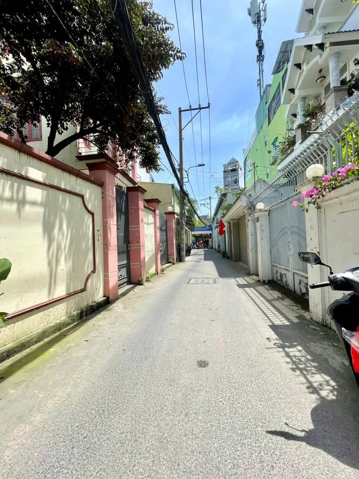 Bán nhà Thủ Đức, hẻm xe tải, 95m2, ngang 5m, gần bệnh viện Hồng Đức
