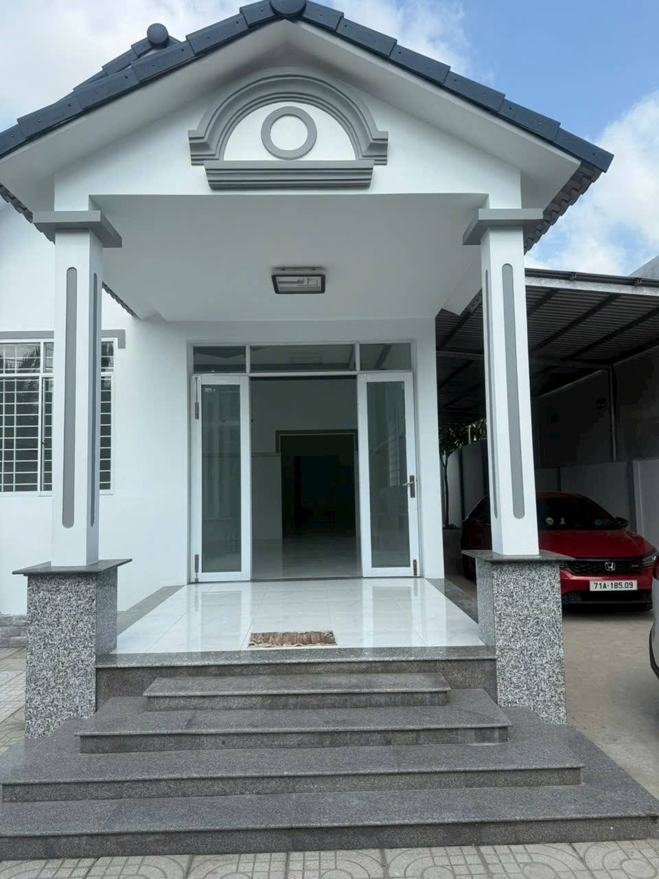 Bán nhà phường Phú Tân, Bến Tre, đường xe 16 chỗ, giá 2.35 tỷ