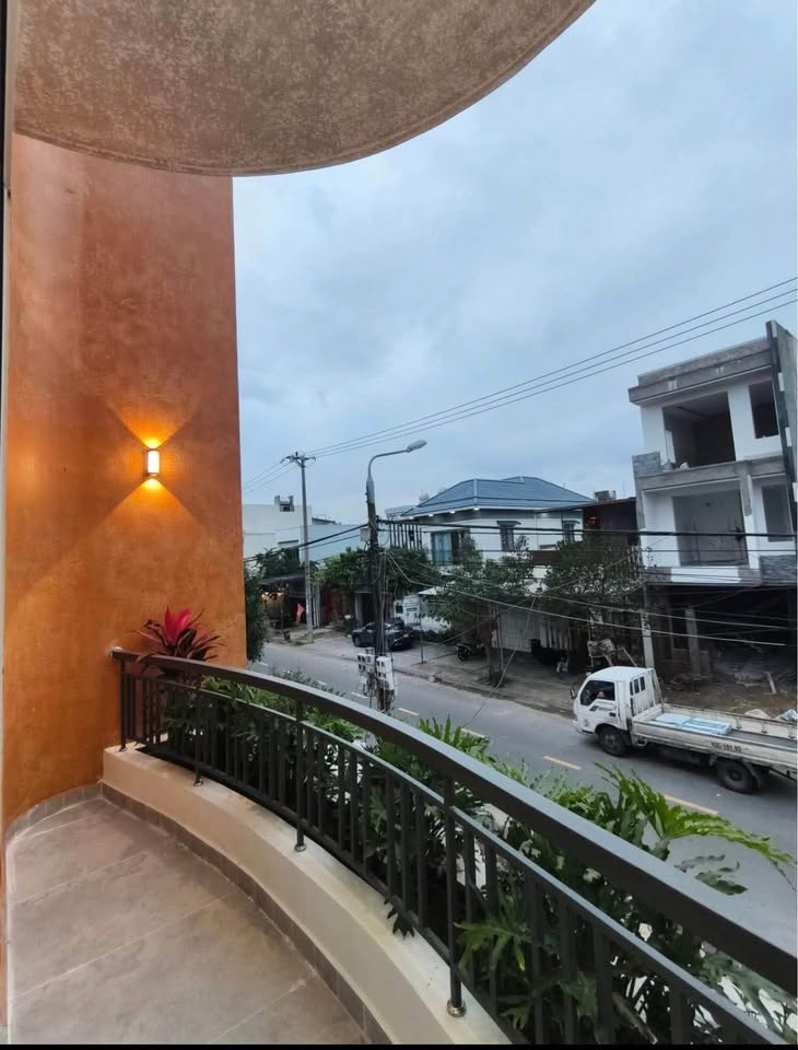 Bán nhà 3 tầng mặt tiền Đinh Đức Thiện, Hòa Minh, Đà Nẵng, cách biển 500m