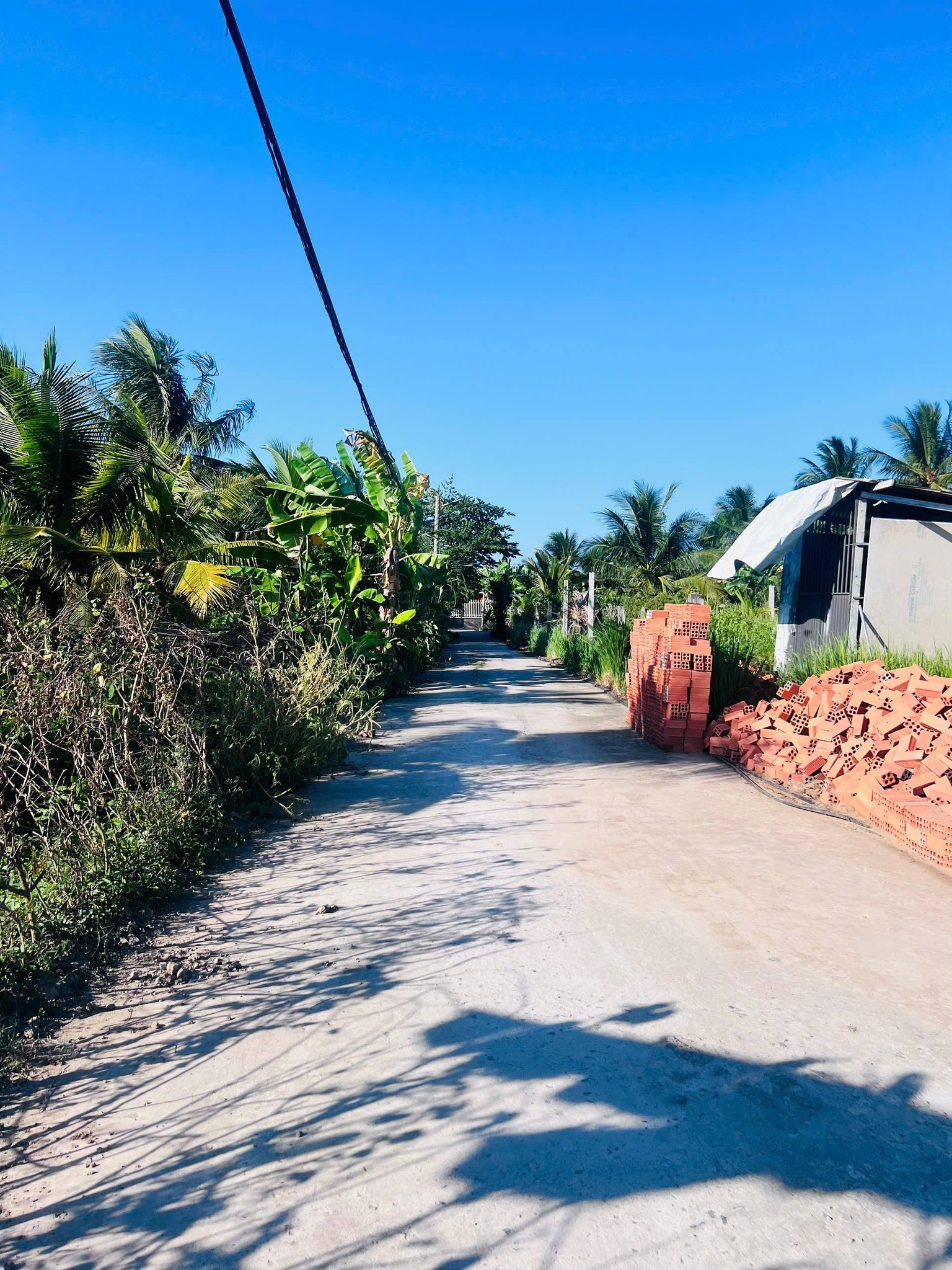 Bán nền đất đẹp đối diện hồ bơi Xuân Phương, Phường 7, thành phố Bến Tre cũ, giá 690 triệu