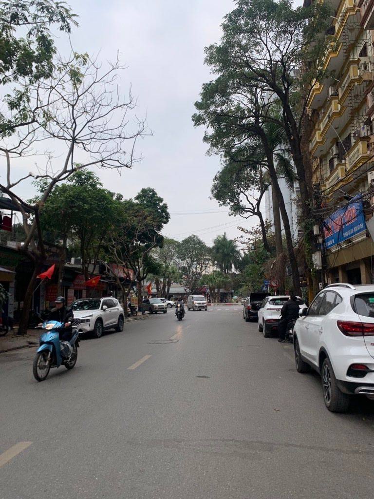 Siêu phẩm phân lô tại phố Hoàng Quốc Việt, 67m², kinh doanh đỉnh cao, giá 24 tỷ