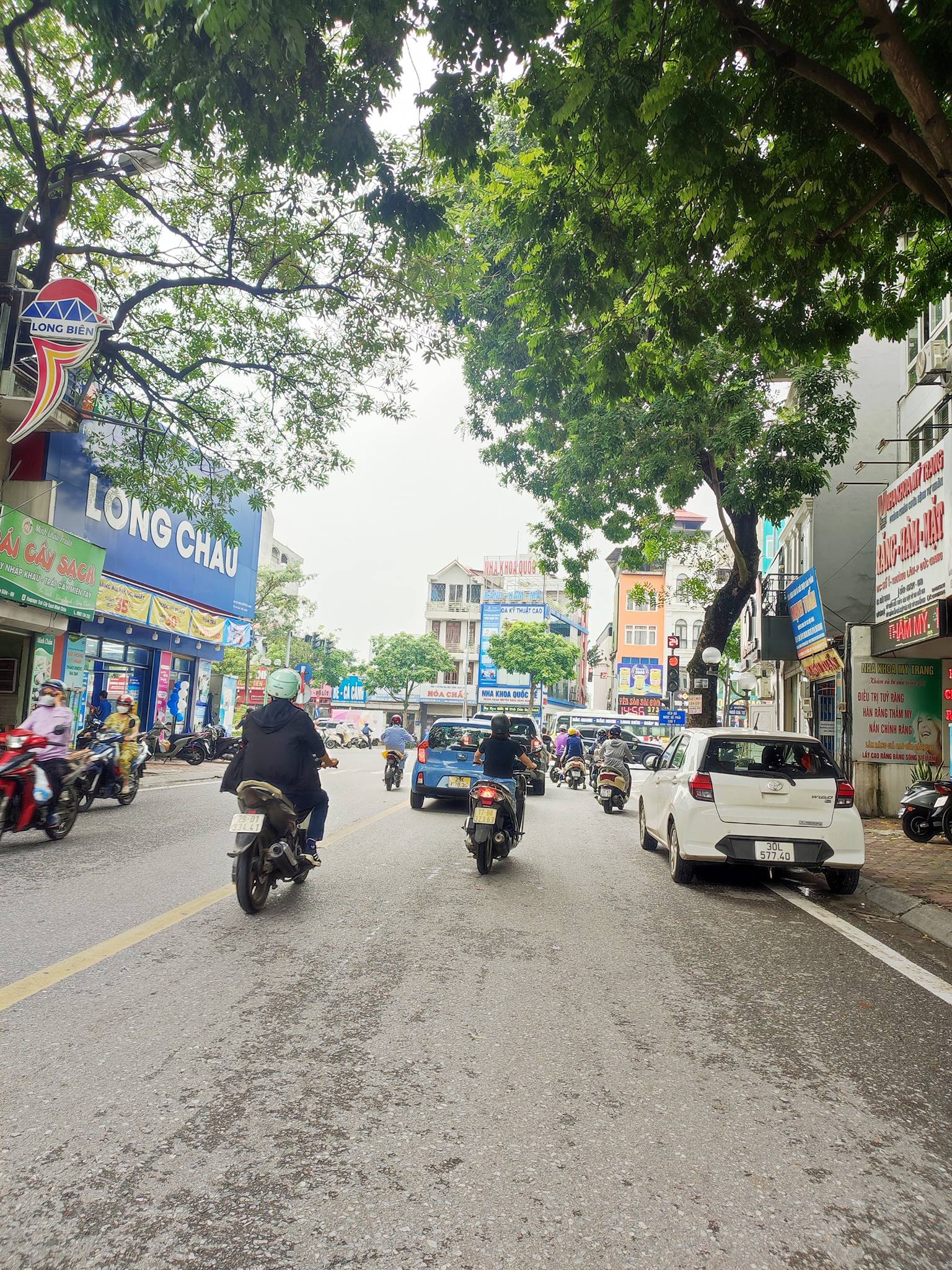 Bán gấp nhà phố cổ Ngọc Lâm, dân xây 4 tầng, ô tô tránh, vị trí vàng giữa lòng Long Biên