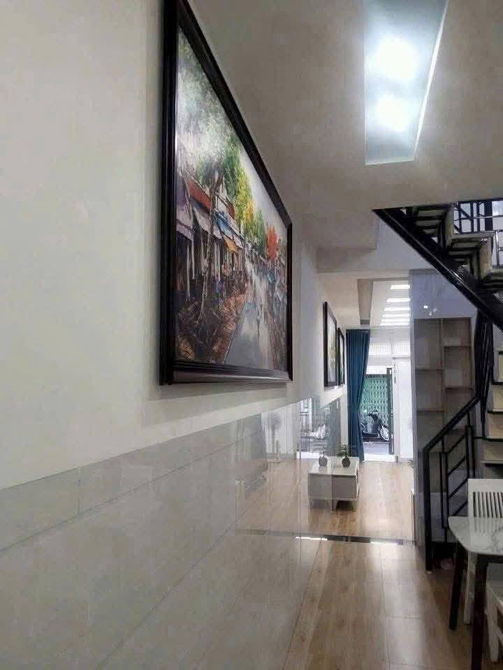 Bán nhà 2 tầng hẻm rộng 2 xe hơi tránh nhau, gần chợ, quảng trường Bà Rịa, chỉ 1.95 tỷ