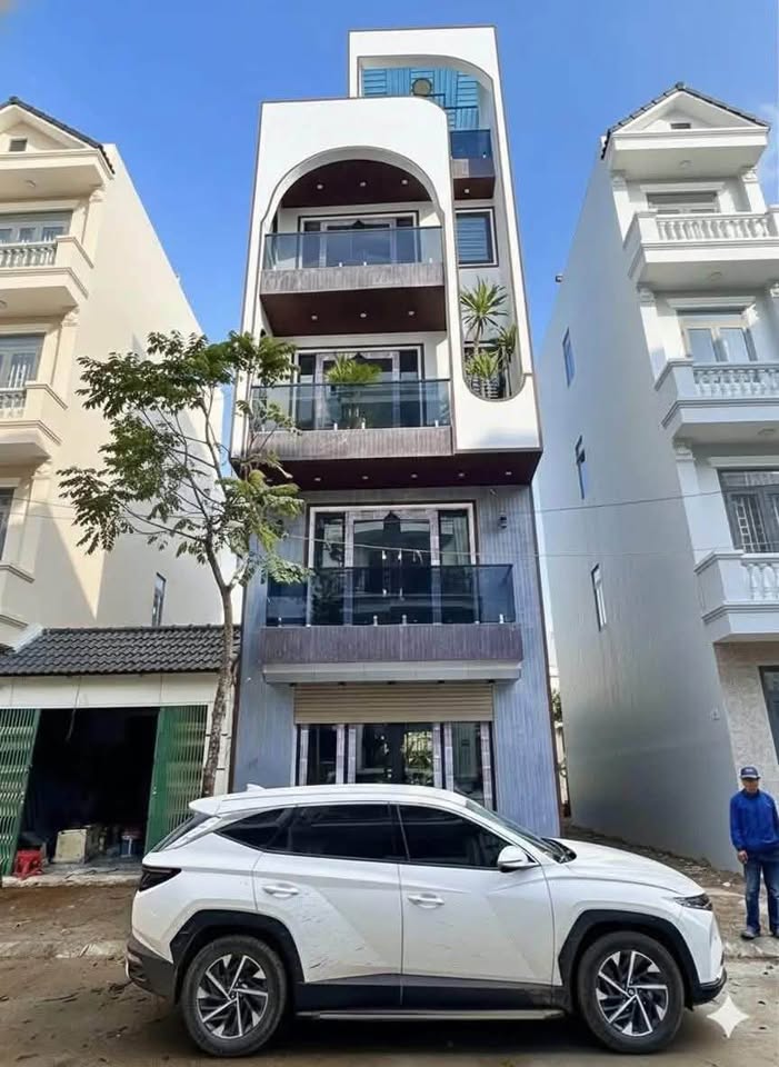 Bán nhà 5 tầng thang máy tại khu đô thị Mỹ Trung, Nam Định, full nội thất cao cấp, giá 6.5 tỷ