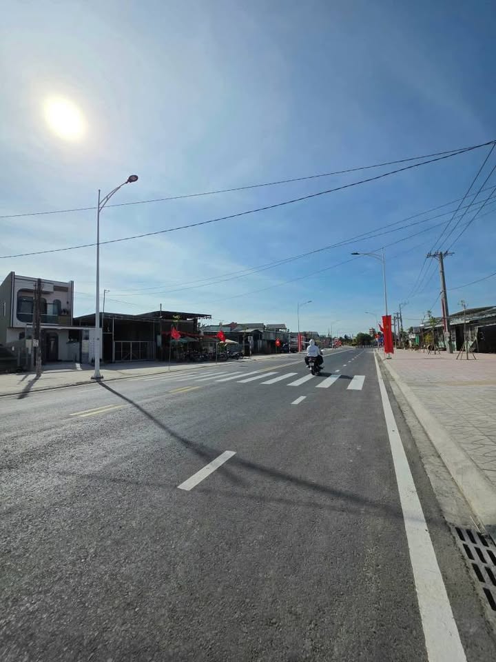 Cần bán căn lầu cao cấp vừa hoàn thiện tại khu phố Long Bình, phường Hoà Thành, tỉnh Tây Ninh, giá 3.568 tỷ