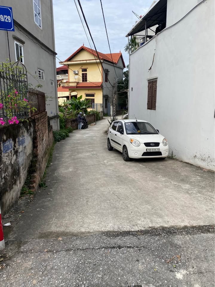 Bán đất Đông Dư, Gia Lâm, lô góc, ngõ ô tô, 45m2, giá 4.x tỷ