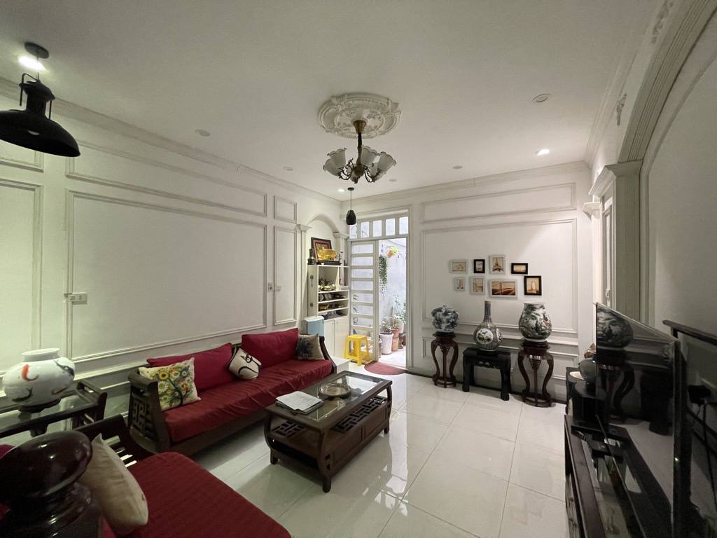 Bán nhà lô góc Thái Hà, Đống Đa - 60m2, ô tô đỗ cửa, 16 tỷ