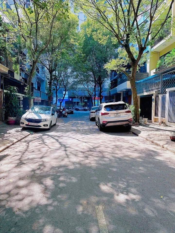 Bán nhà liền kề phân lô khu cán bộ Mỹ Đình, 65m², hai thoáng, giá hơn 10 tỷ