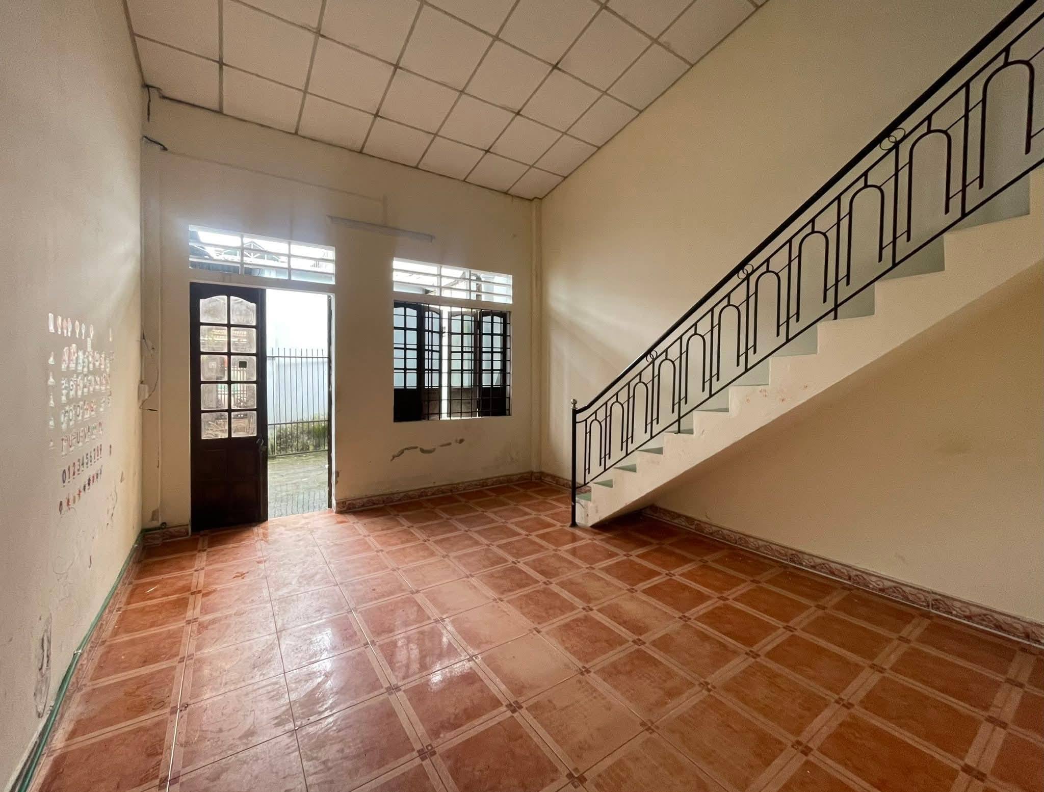 Cho thuê nhà gác lửng Đặng Huy Trứ, thành phố Huế, giá 3.5 triệu/tháng