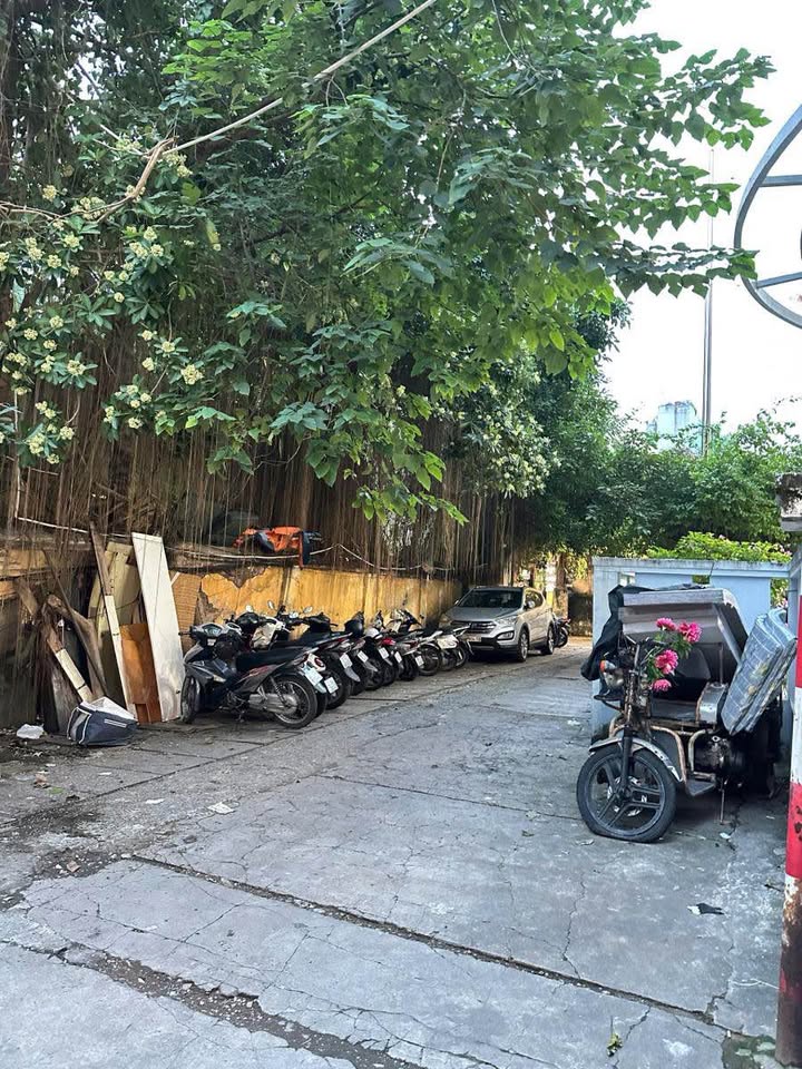 Bán nhà Nguyễn Thái Học, sau tòa nhà mới xây, 90m2, thoáng 3 mặt