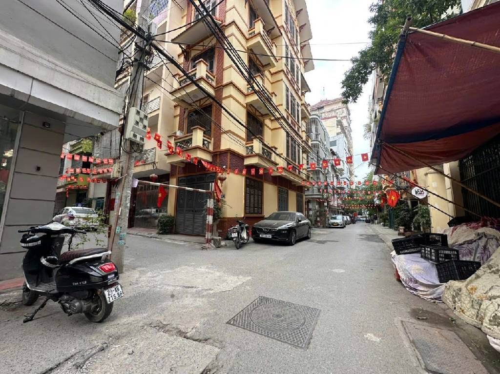 Bán nhà Võng Thị, Tây Hồ, ô tô tránh, ngõ thông Lạc Long Quân, vừa ở vừa cho thuê, mặt tiền rộng, giá 28.9 tỷ