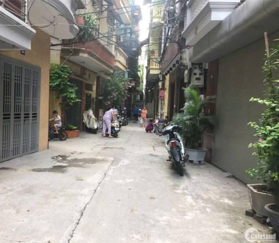 Chính chủ bán nhà 4 tầng, 4 phòng ngủ, diện tích 41m2, mặt tiền 4,7m tại Thanh Trì, giá 5.35 tỷ