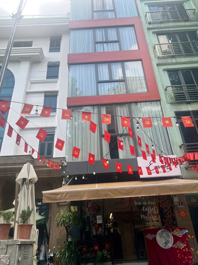 Bán nhà mặt phố Lê Văn Linh, căn góc 3 thoáng, thang máy, giá 38.35 tỷ