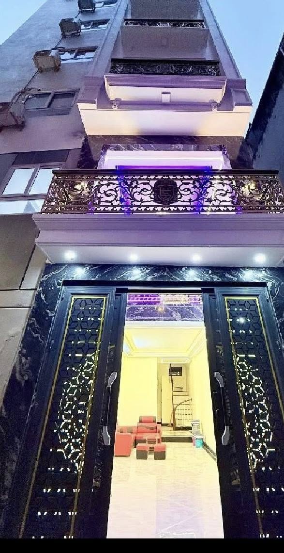 Nhà phố xây mới sang trọng, thang máy ngõ ô tô, sổ phân lô, giá đầu tư hấp dẫn