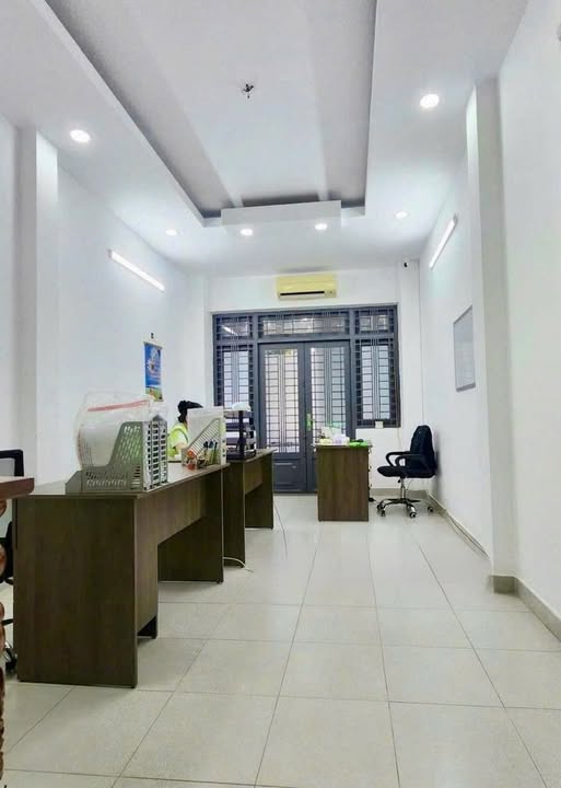 Bán nhà hẻm xe hơi, gần mặt tiền Trường Chinh, Bảy Hiền, Tân Bình, nhà đẹp, 30m2, nhỉnh 4 tỷ